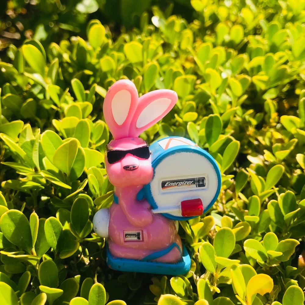 Vintage energize bunny wind up toy